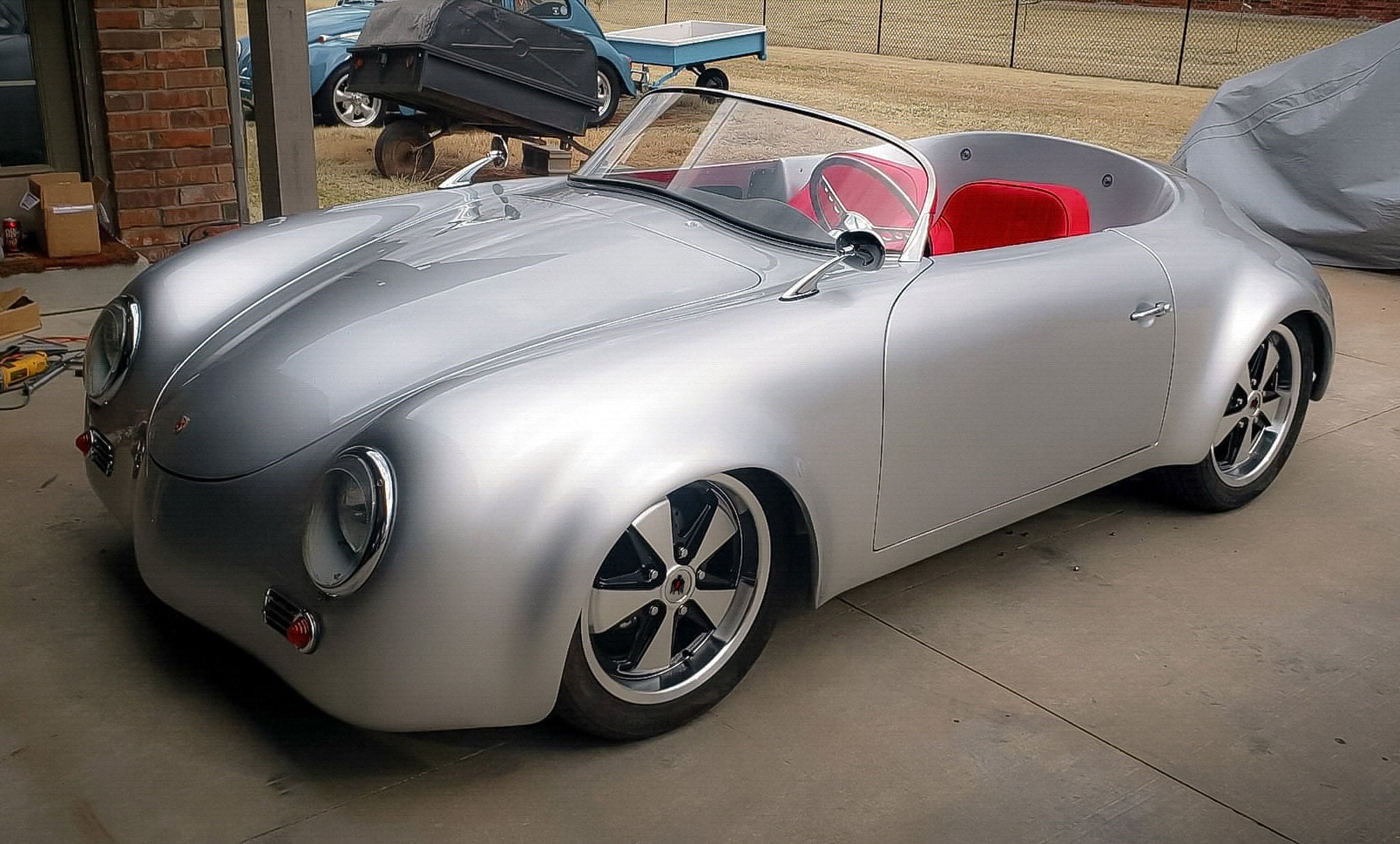 911 | Gloss Black/Machined Face & Lip