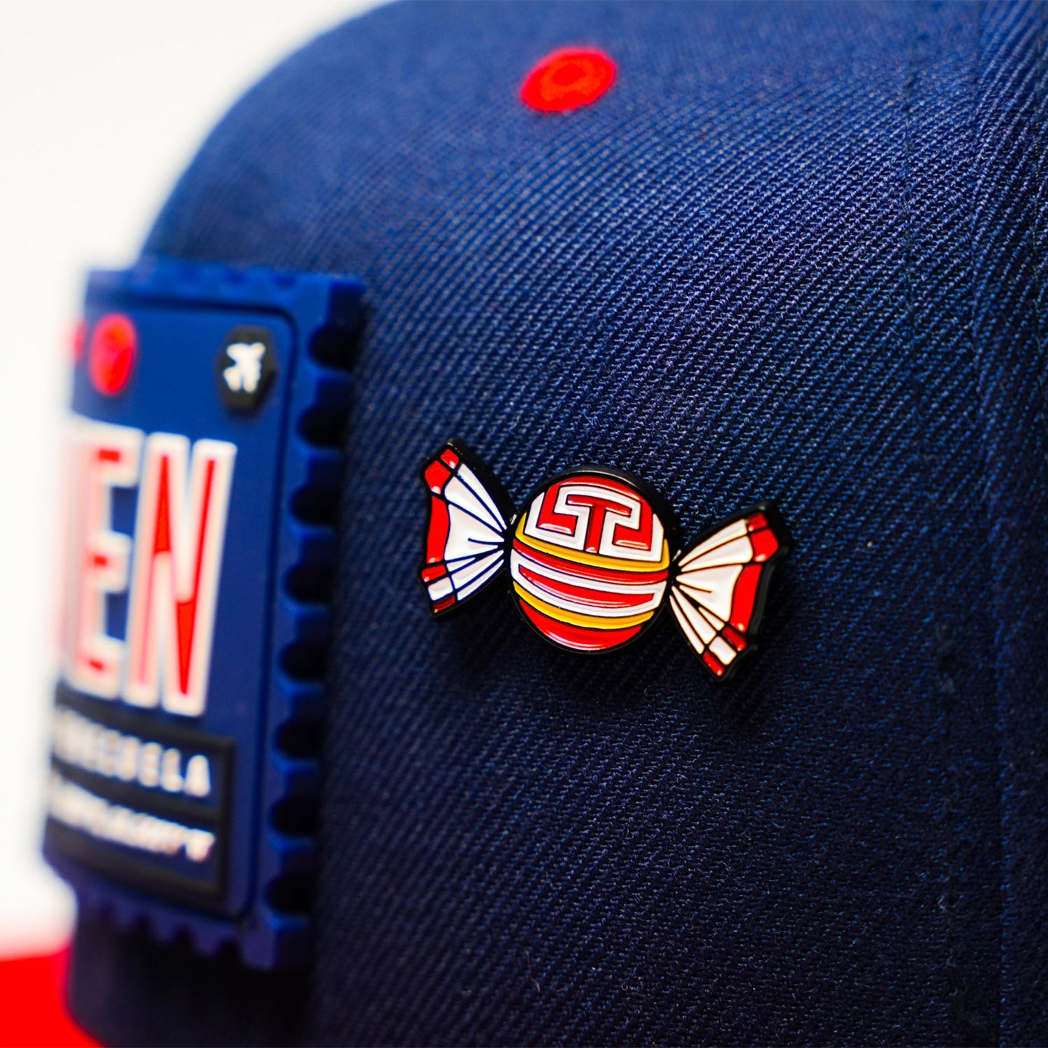 Bombón Chocolate Pin