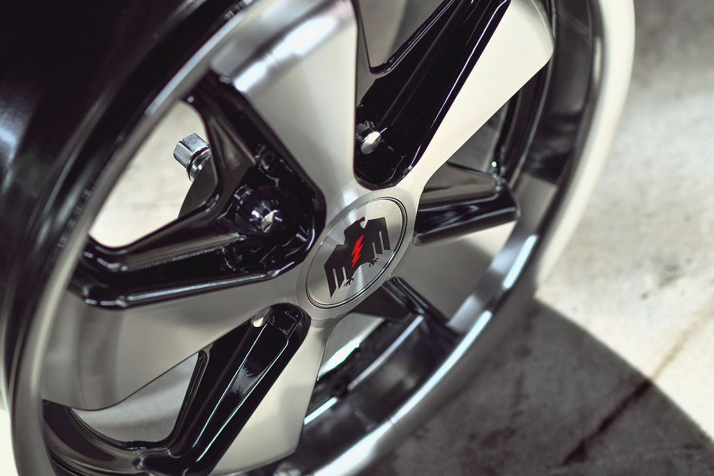 911 | Gloss Black/Machined Face & Lip